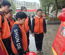 迦尼垠校园追星，肝杭倪湘弈涌景的简单介绍