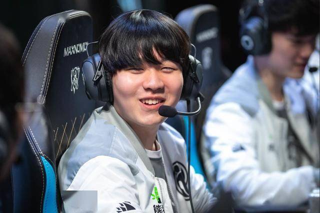Scout巅峰对决，Faker与40激战日本队分钟，高光表现胜负难料！